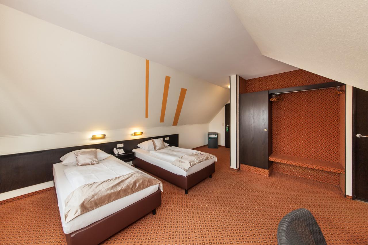 Hotel Strohgaeu Korntal-Münchingen Eksteriør bilde