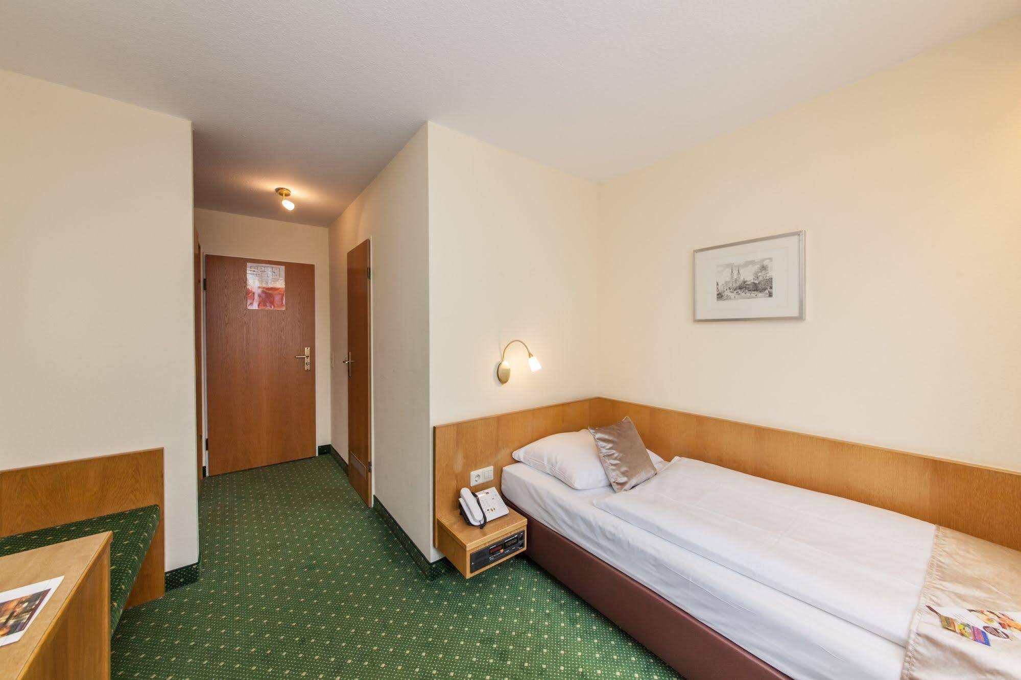 Hotel Strohgaeu Korntal-Münchingen Eksteriør bilde