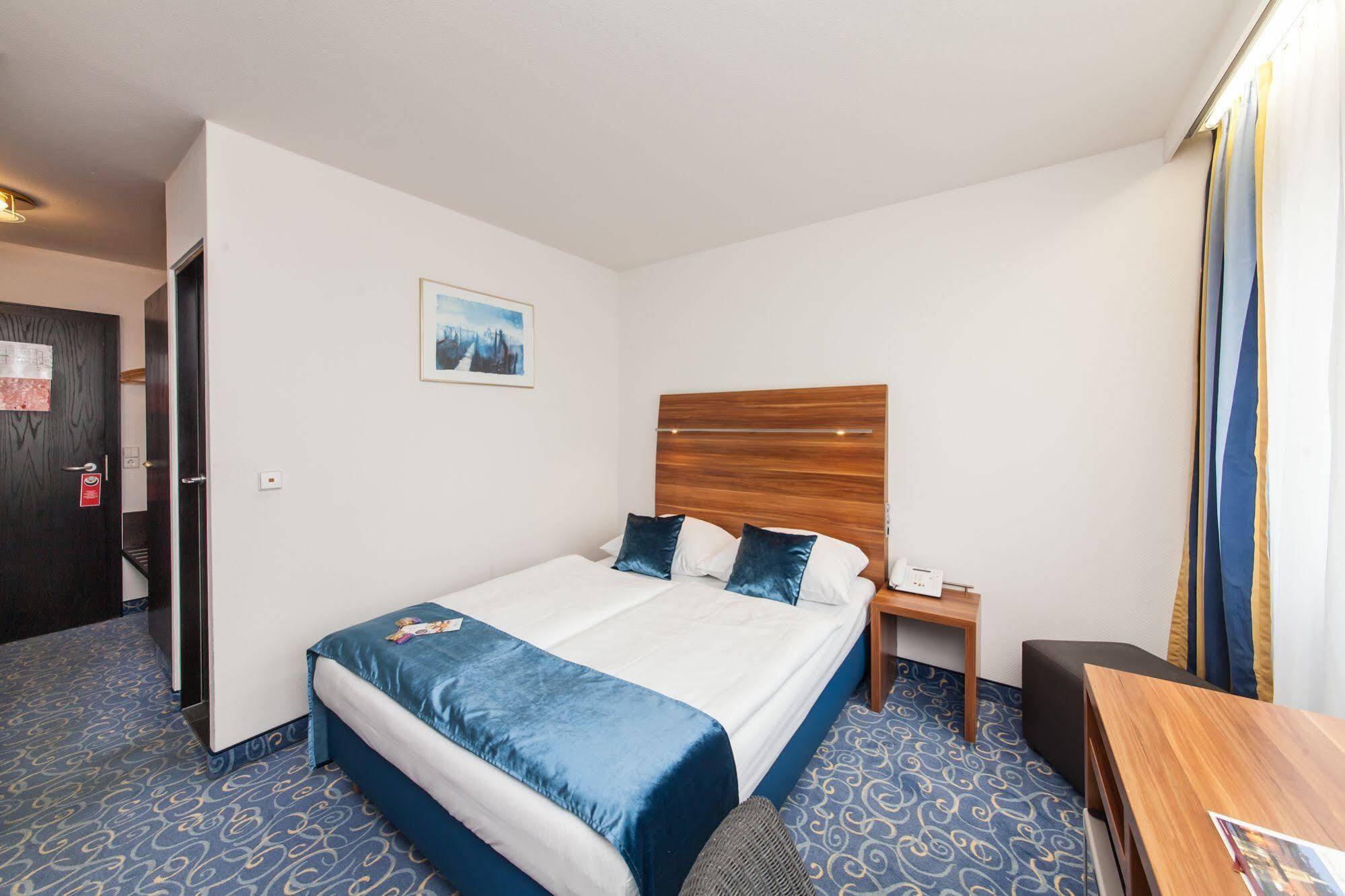 Hotel Strohgaeu Korntal-Münchingen Eksteriør bilde