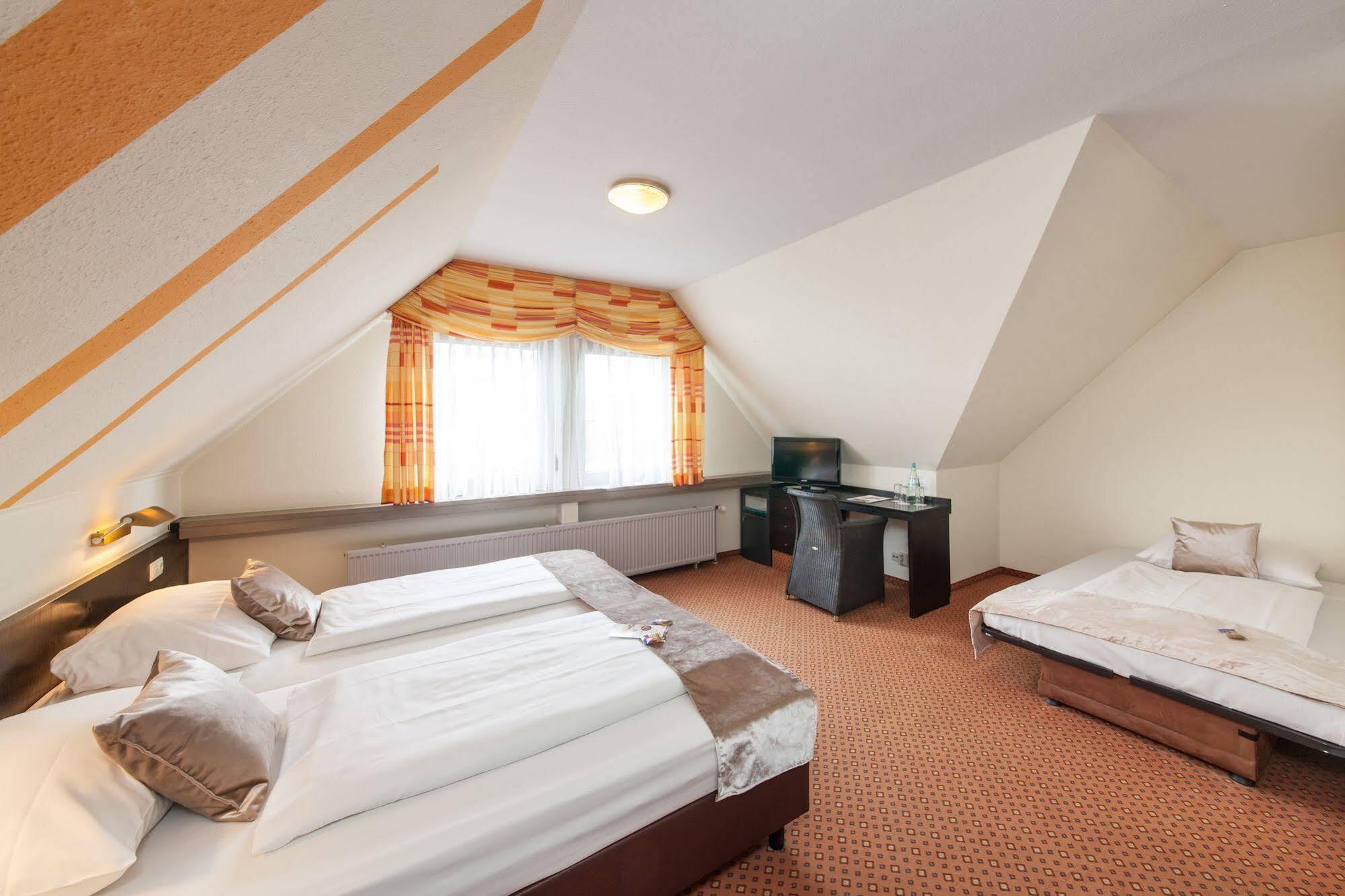 Hotel Strohgaeu Korntal-Münchingen Eksteriør bilde